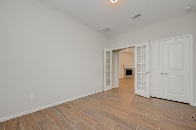 219 Little Dog Drive, Montgomery, TX 77356
