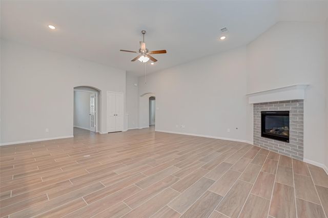 219 Little Dog Drive, Montgomery, TX 77356