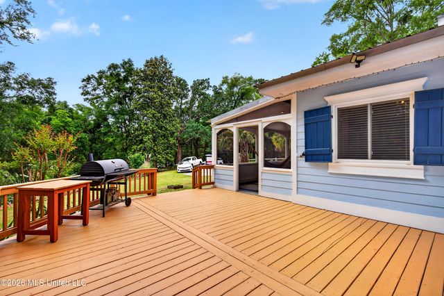 501 Forest Hill Drive, Ocean Springs, MS 39564