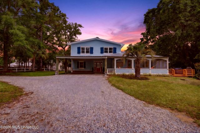 501 Forest Hill Drive, Ocean Springs, MS 39564