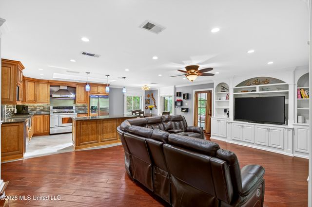 501 Forest Hill Drive, Ocean Springs, MS 39564