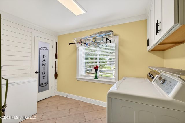 501 Forest Hill Drive, Ocean Springs, MS 39564