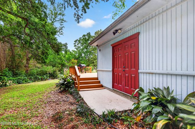 501 Forest Hill Drive, Ocean Springs, MS 39564
