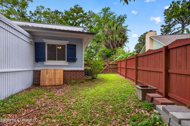 501 Forest Hill Drive, Ocean Springs, MS 39564