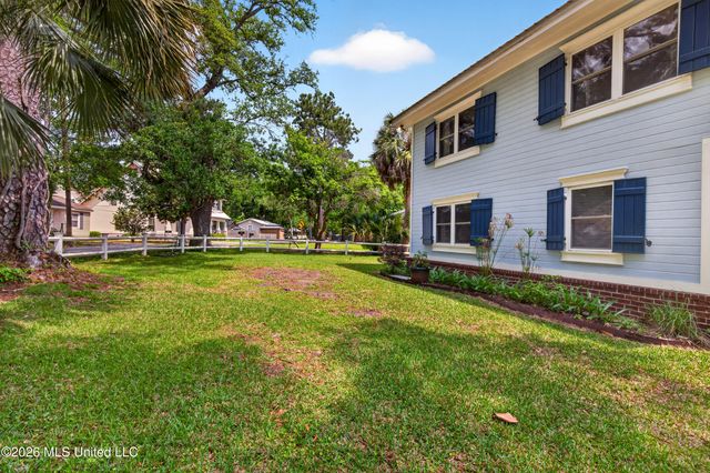 501 Forest Hill Drive, Ocean Springs, MS 39564