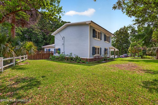 501 Forest Hill Drive, Ocean Springs, MS 39564
