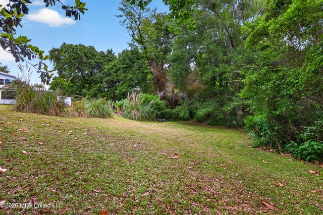 501 Forest Hill Drive, Ocean Springs, MS 39564