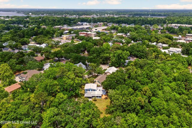 501 Forest Hill Drive, Ocean Springs, MS 39564