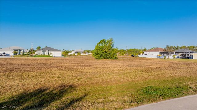 4002 NW 42nd AVE, Cape Coral, FL 33993