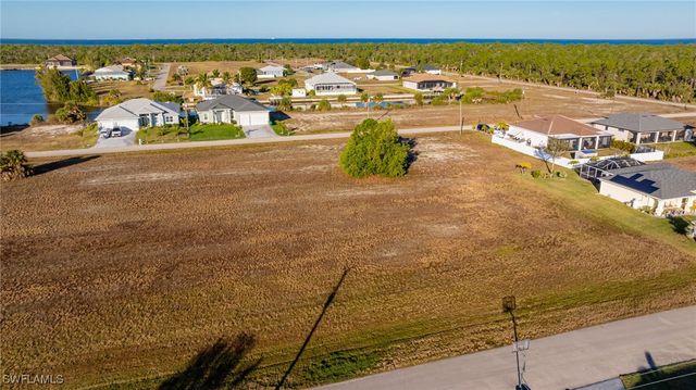 4002 NW 42nd AVE, Cape Coral, FL 33993