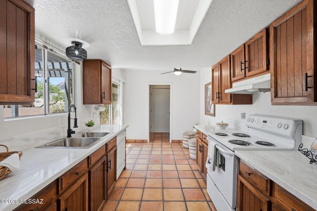 4564 E Camino Pimeria Alta, Tucson, AZ 85718