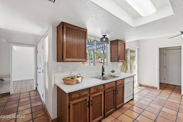 4564 E Camino Pimeria Alta, Tucson, AZ 85718