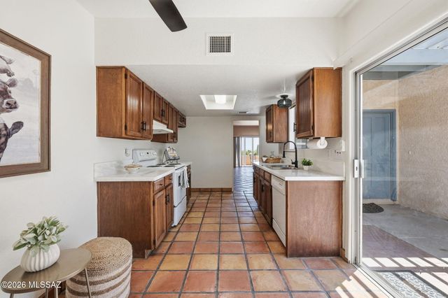 4564 E Camino Pimeria Alta, Tucson, AZ 85718