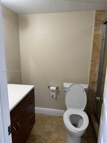 3745 NE 171st St 40, North Miami Beach, FL 33160