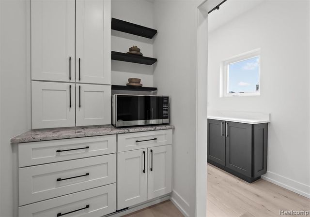 125 N Washington Avenue, Royal Oak, MI 48067