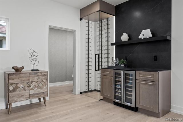 125 N Washington Avenue, Royal Oak, MI 48067