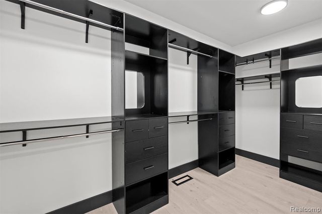 125 N Washington Avenue, Royal Oak, MI 48067