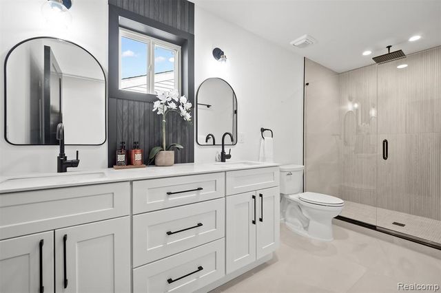 125 N Washington Avenue, Royal Oak, MI 48067