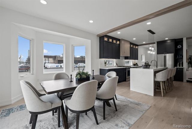 125 N Washington Avenue, Royal Oak, MI 48067