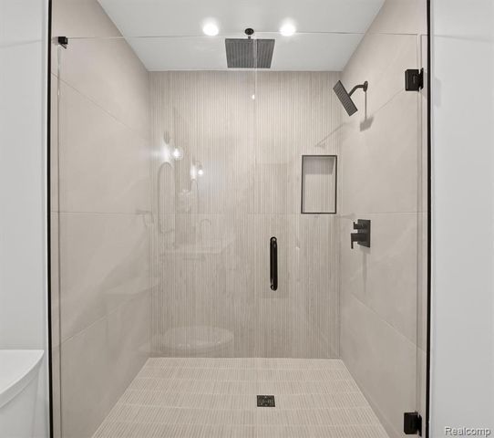 125 N Washington Avenue, Royal Oak, MI 48067