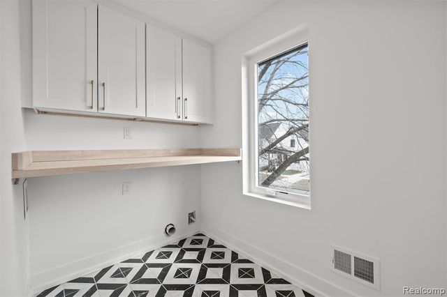 125 N Washington Avenue, Royal Oak, MI 48067