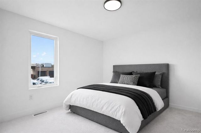 125 N Washington Avenue, Royal Oak, MI 48067