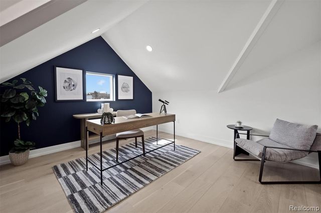 125 N Washington Avenue, Royal Oak, MI 48067