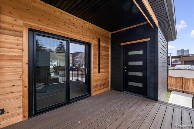 125 N Washington Avenue, Royal Oak, MI 48067