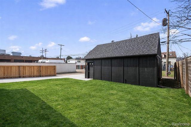 125 N Washington Avenue, Royal Oak, MI 48067