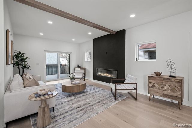 125 N Washington Avenue, Royal Oak, MI 48067