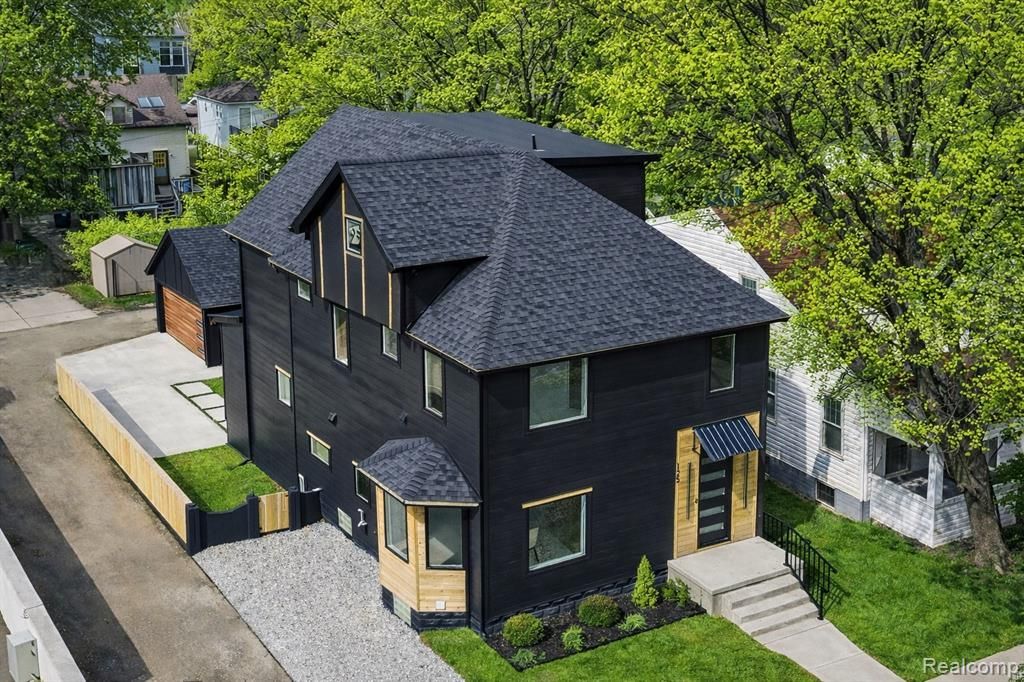 125 N Washington Avenue, Royal Oak, MI 48067