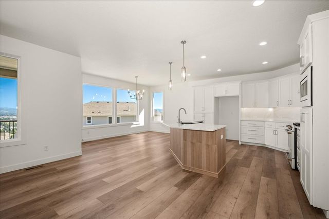 8712 E Ridgeline Ln, Spokane, WA 99217