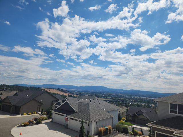 8712 E Ridgeline Ln, Spokane, WA 99217