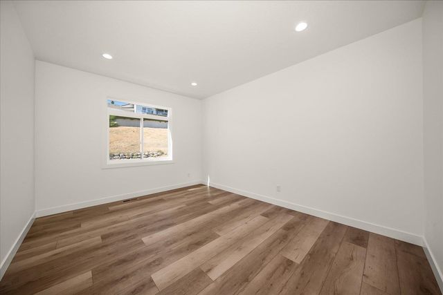 8712 E Ridgeline Ln, Spokane, WA 99217