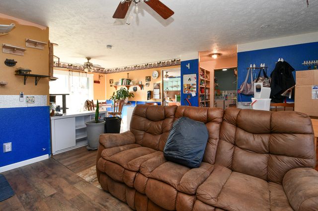 5106 S 165th Road, Bolivar, MO 65613