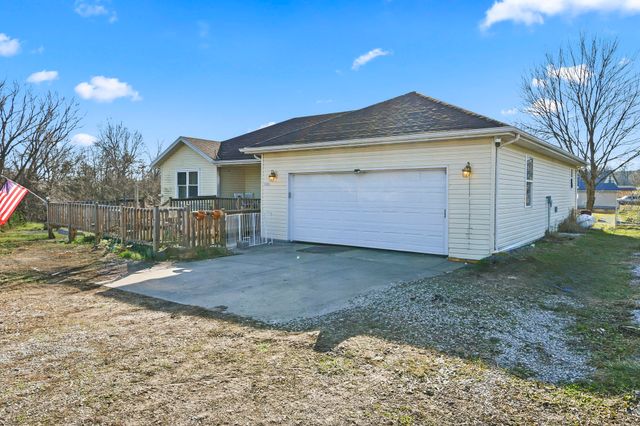 5106 S 165th Road, Bolivar, MO 65613
