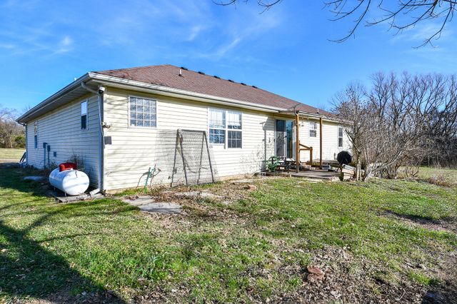 5106 S 165th Road, Bolivar, MO 65613