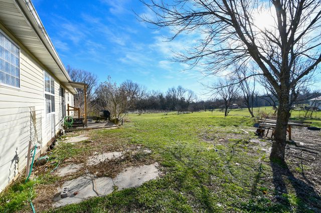 5106 S 165th Road, Bolivar, MO 65613
