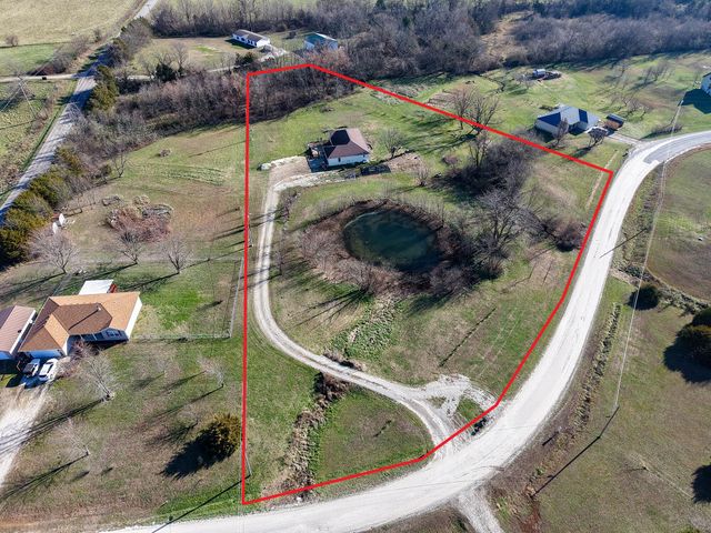 5106 S 165th Road, Bolivar, MO 65613