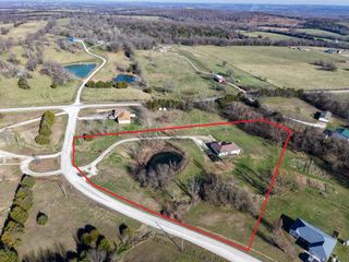 5106 S 165th Road, Bolivar, MO 65613