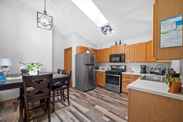 W194S8395 Summeridge COURT, Muskego, WI 53150