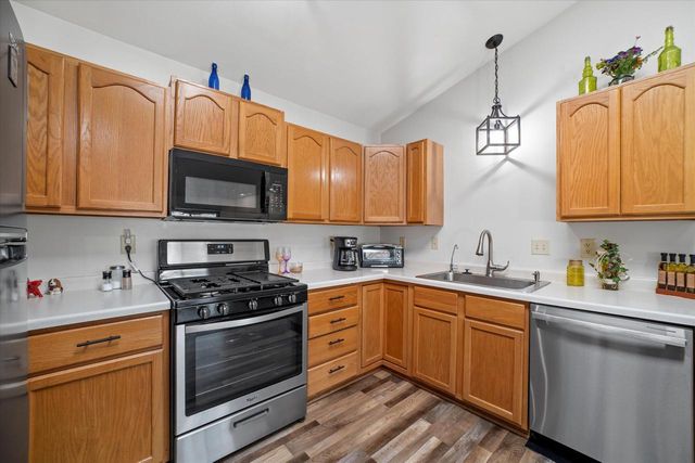 W194S8395 Summeridge COURT, Muskego, WI 53150