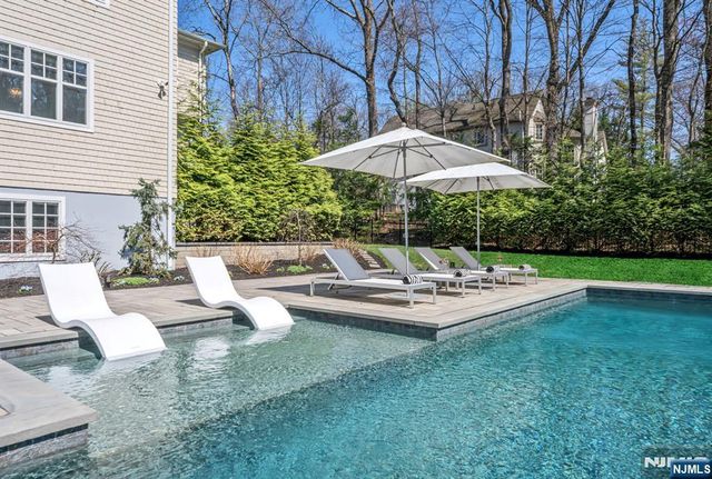 76 Dimmig Road, Upper Saddle River, NJ 07458