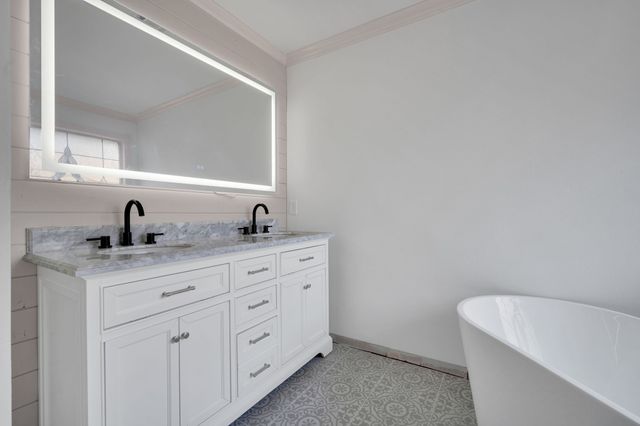 7609 Grassland Drive, Fort Worth, TX 76133