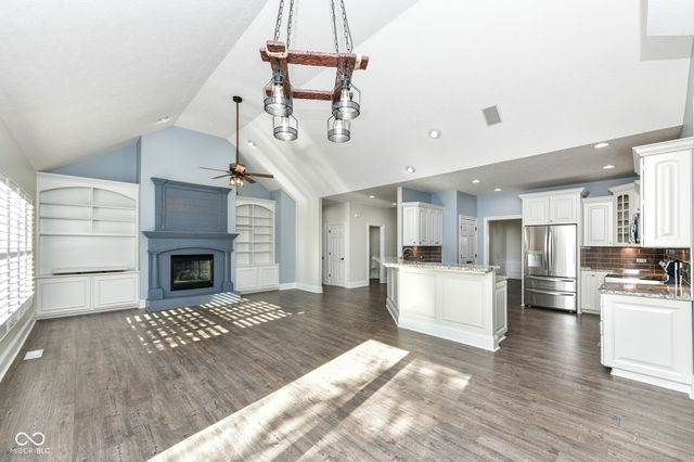 9945 Buttondown Lane, Zionsville, IN 46077