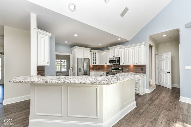 9945 Buttondown Lane, Zionsville, IN 46077