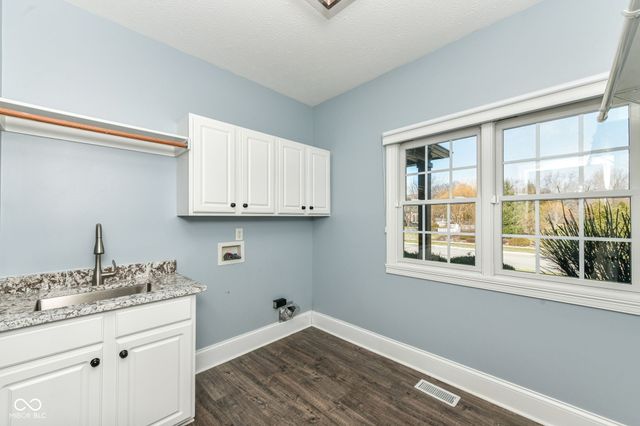 9945 Buttondown Lane, Zionsville, IN 46077