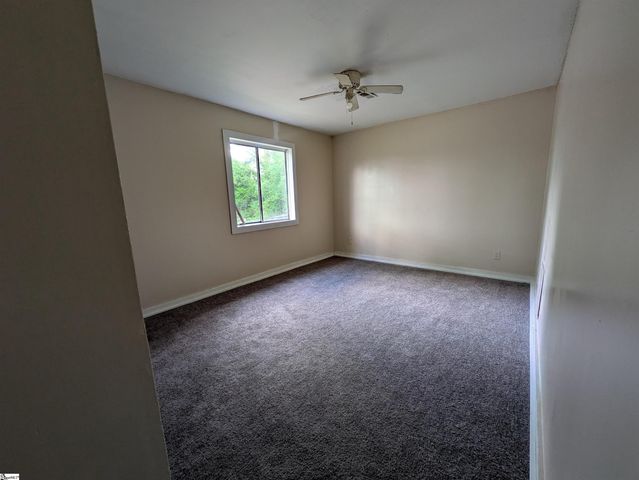 802 Kings Court, Greenwood, SC 29646