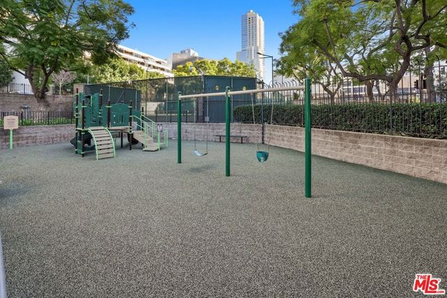 800 W 1st Street 1409, Los Angeles, CA 90012