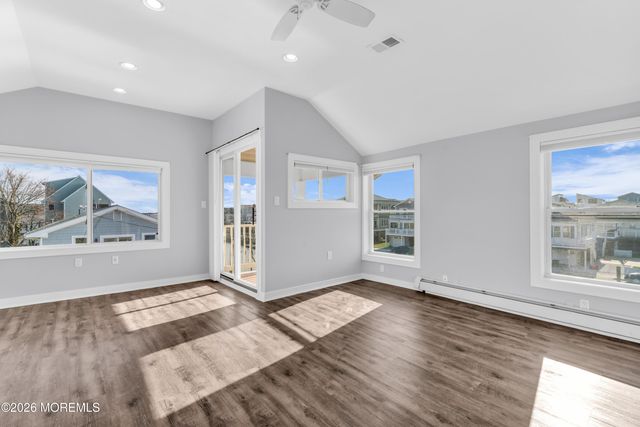 2 Bedle Place, Highlands, NJ 07732